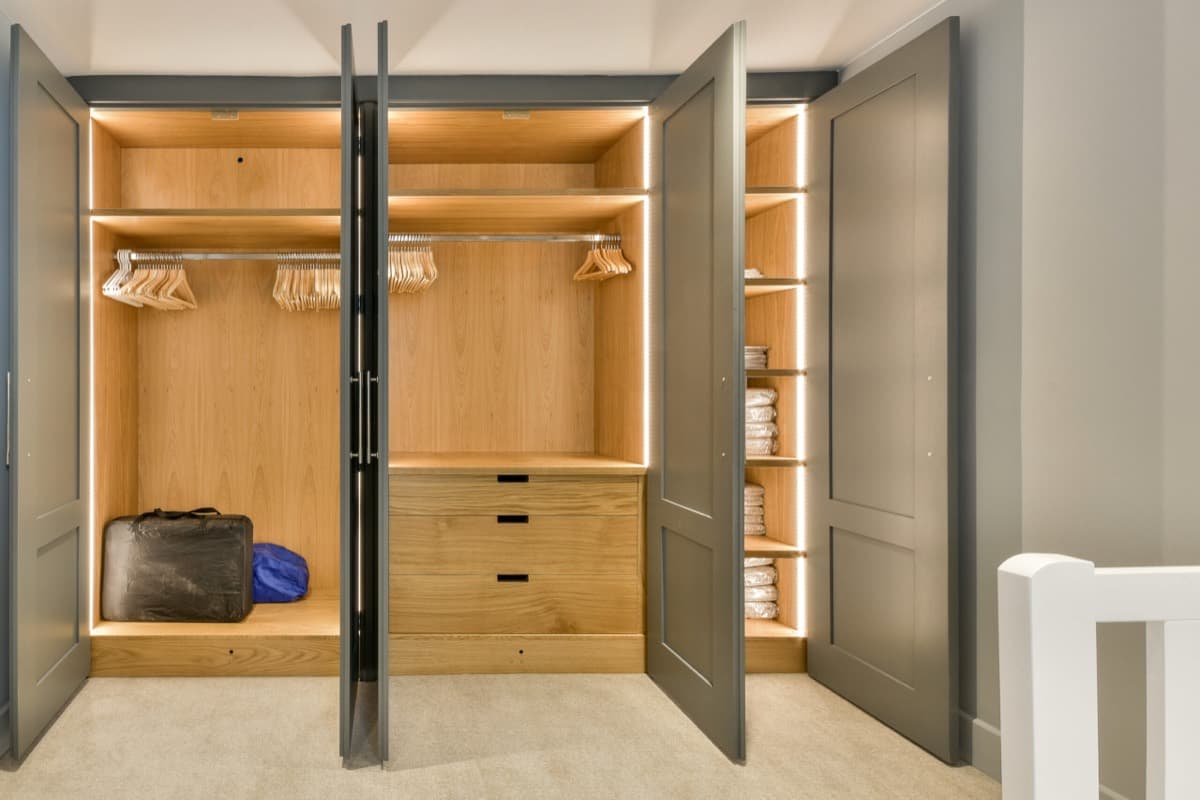 Walk-in garderobe skreddersydd av Walther Opheim